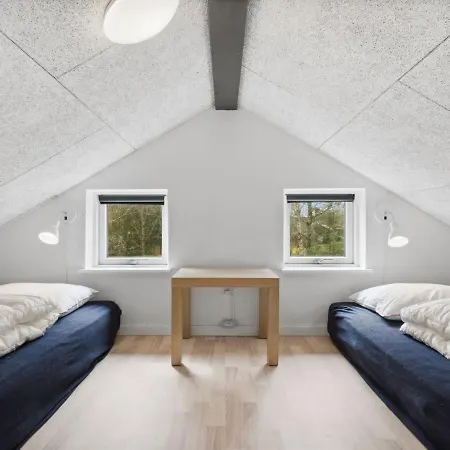 Human - 10-5km From The Sea By Interhome *